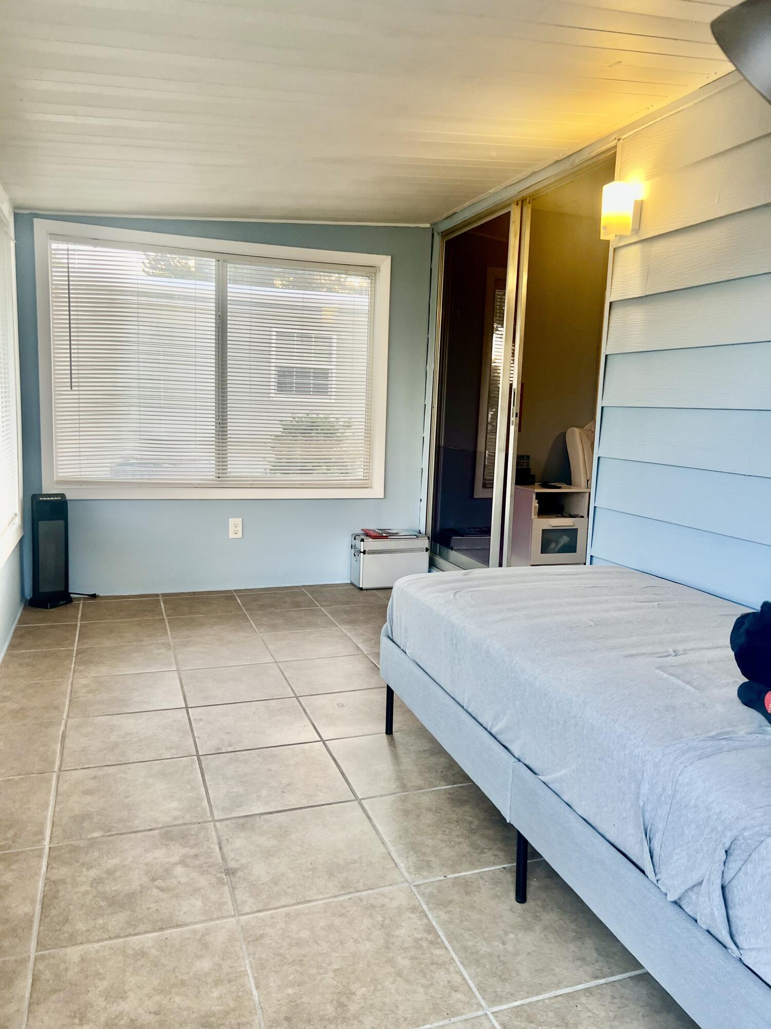 TALLOWWOOD ISLE - Residential