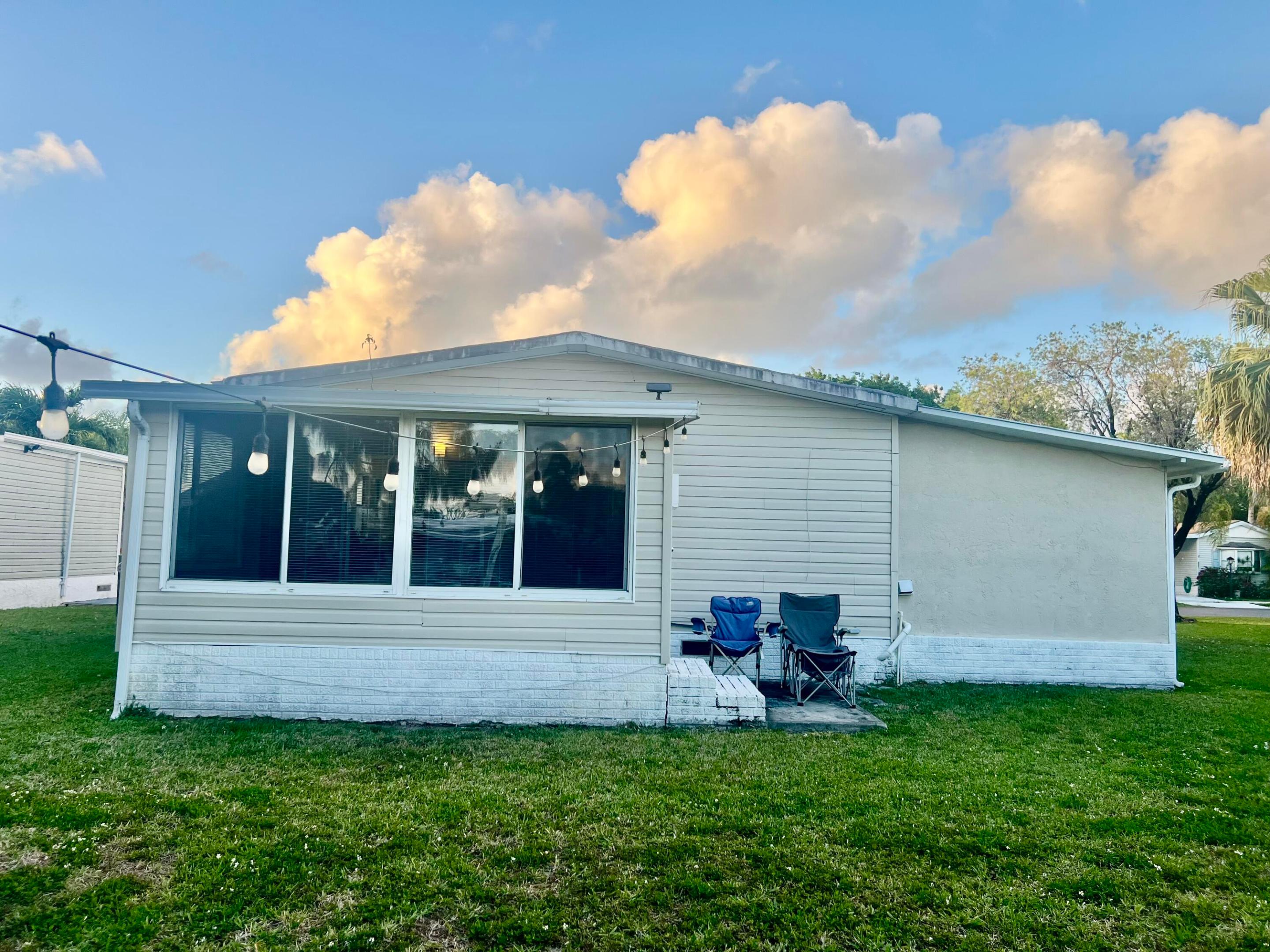 TALLOWWOOD ISLE - Residential