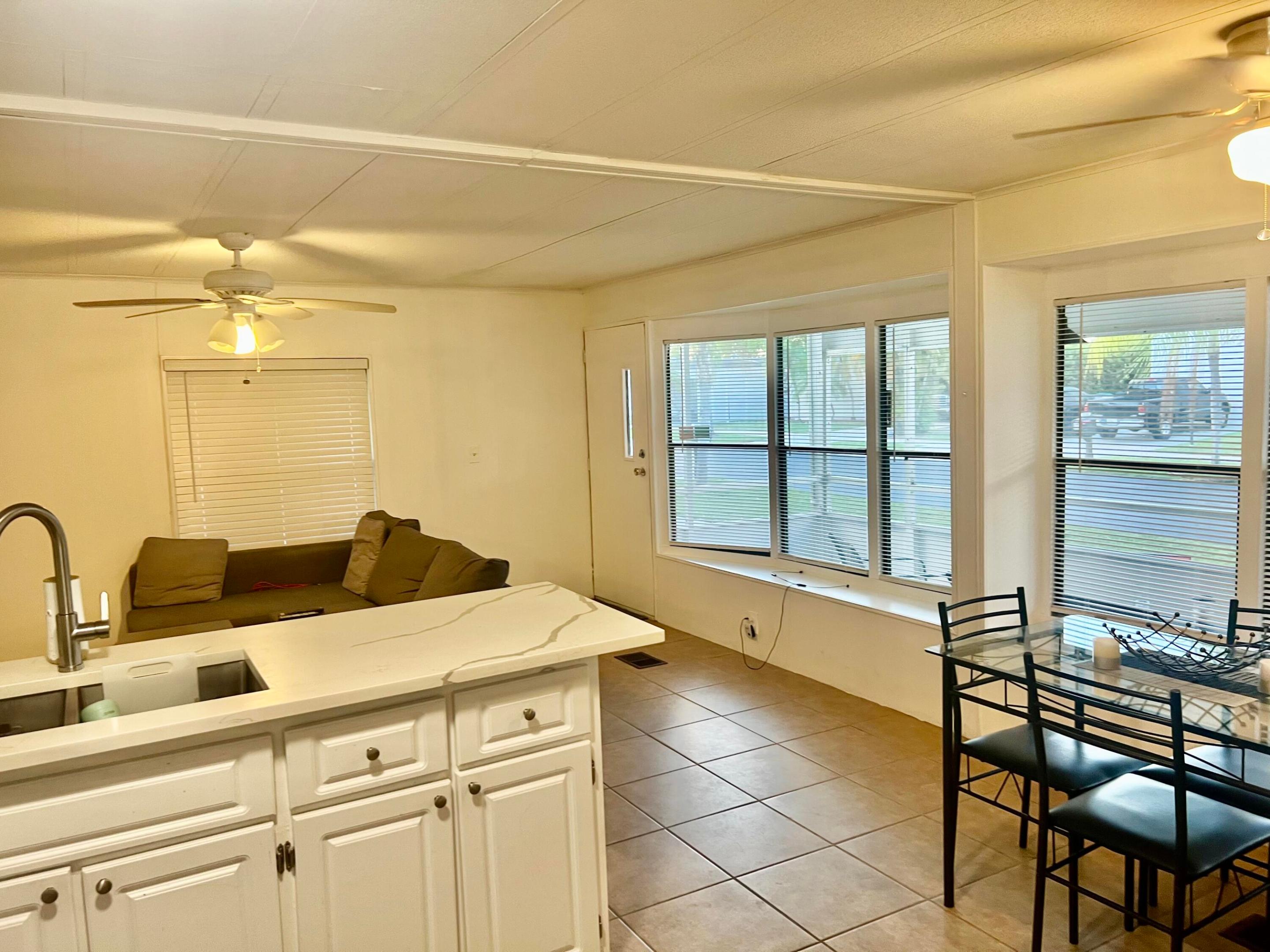 TALLOWWOOD ISLE - Residential