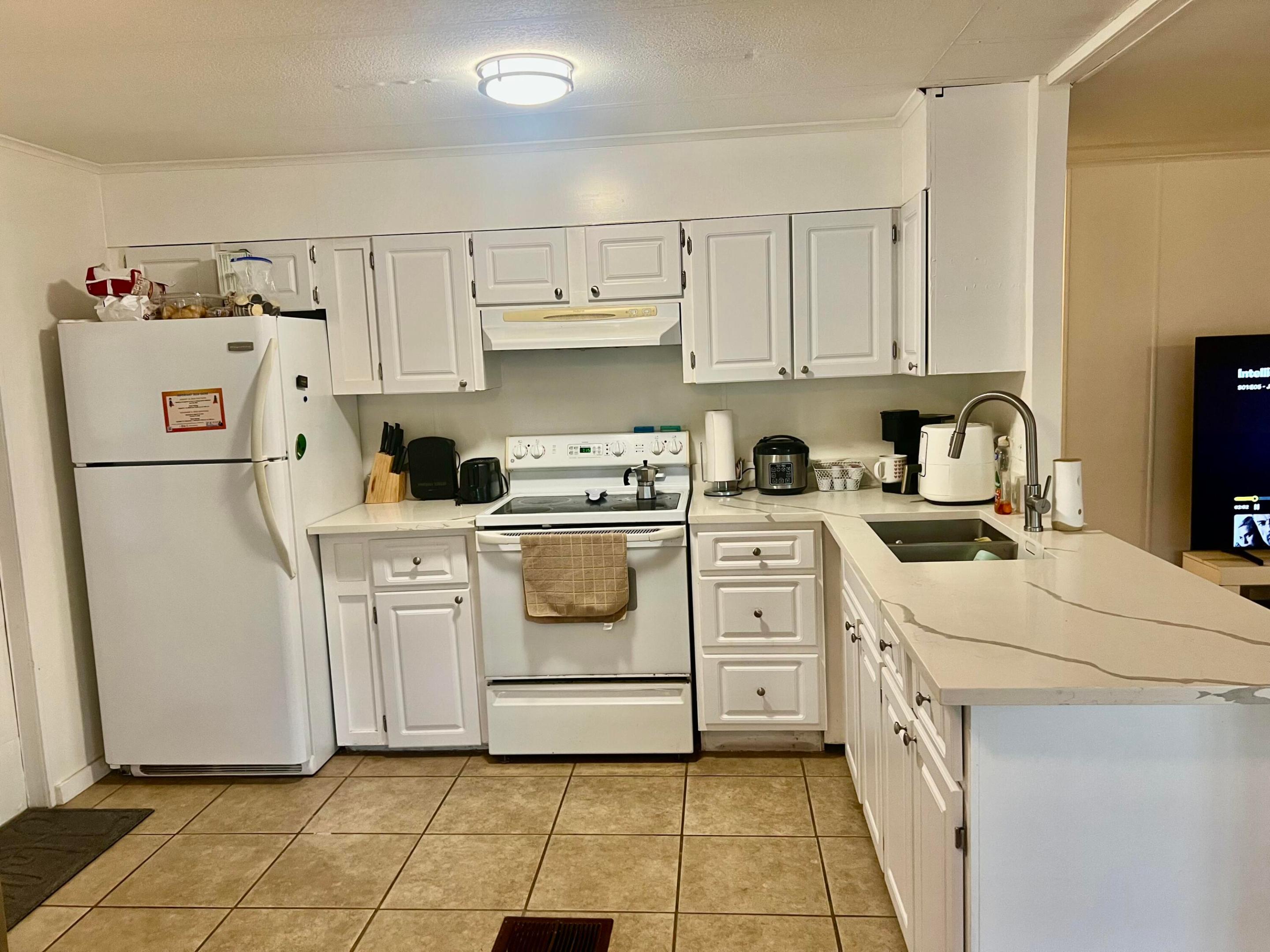 TALLOWWOOD ISLE - Residential