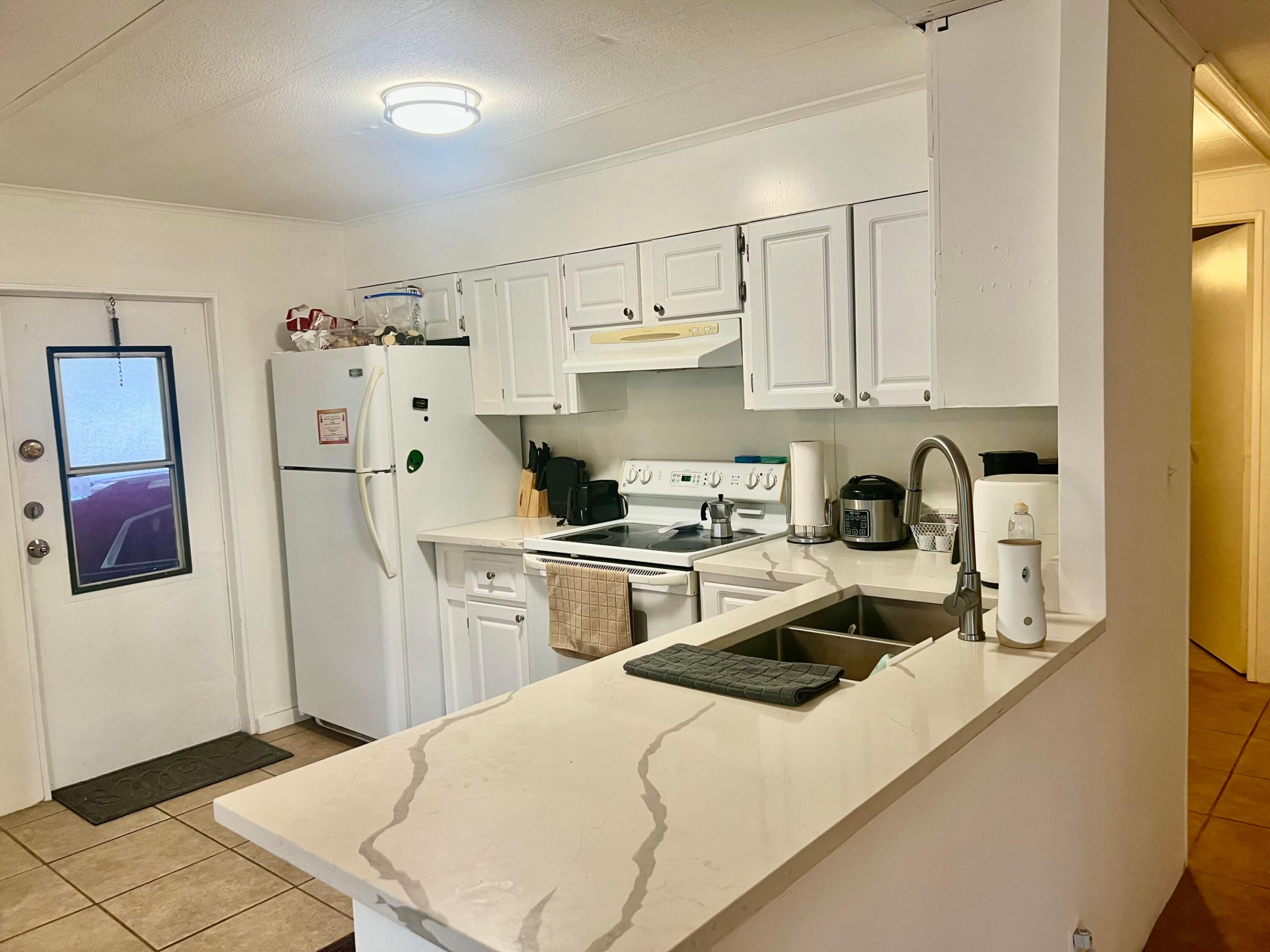 TALLOWWOOD ISLE - Residential