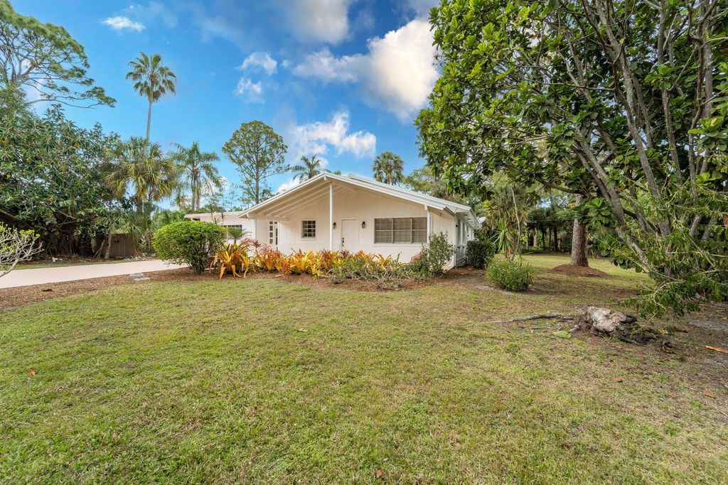 Photo of 11419 N 165th Road N, Jupiter, FL 33478 (MLS # R11067214)