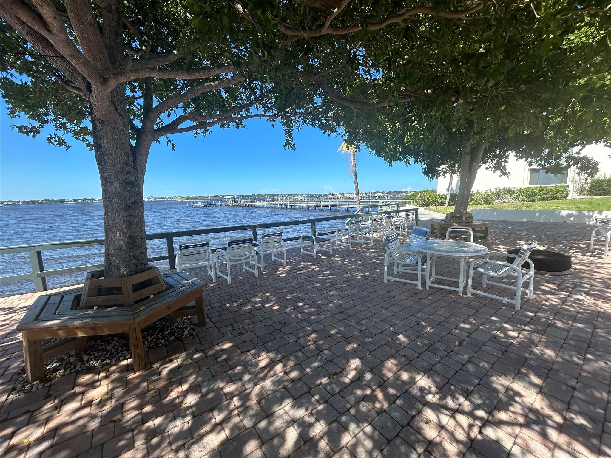 PIERPOINT YACHT CLUB COND - Residential