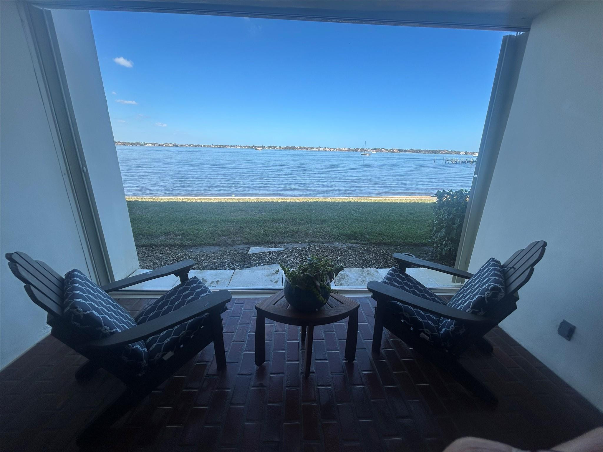 PIERPOINT YACHT CLUB COND - Residential