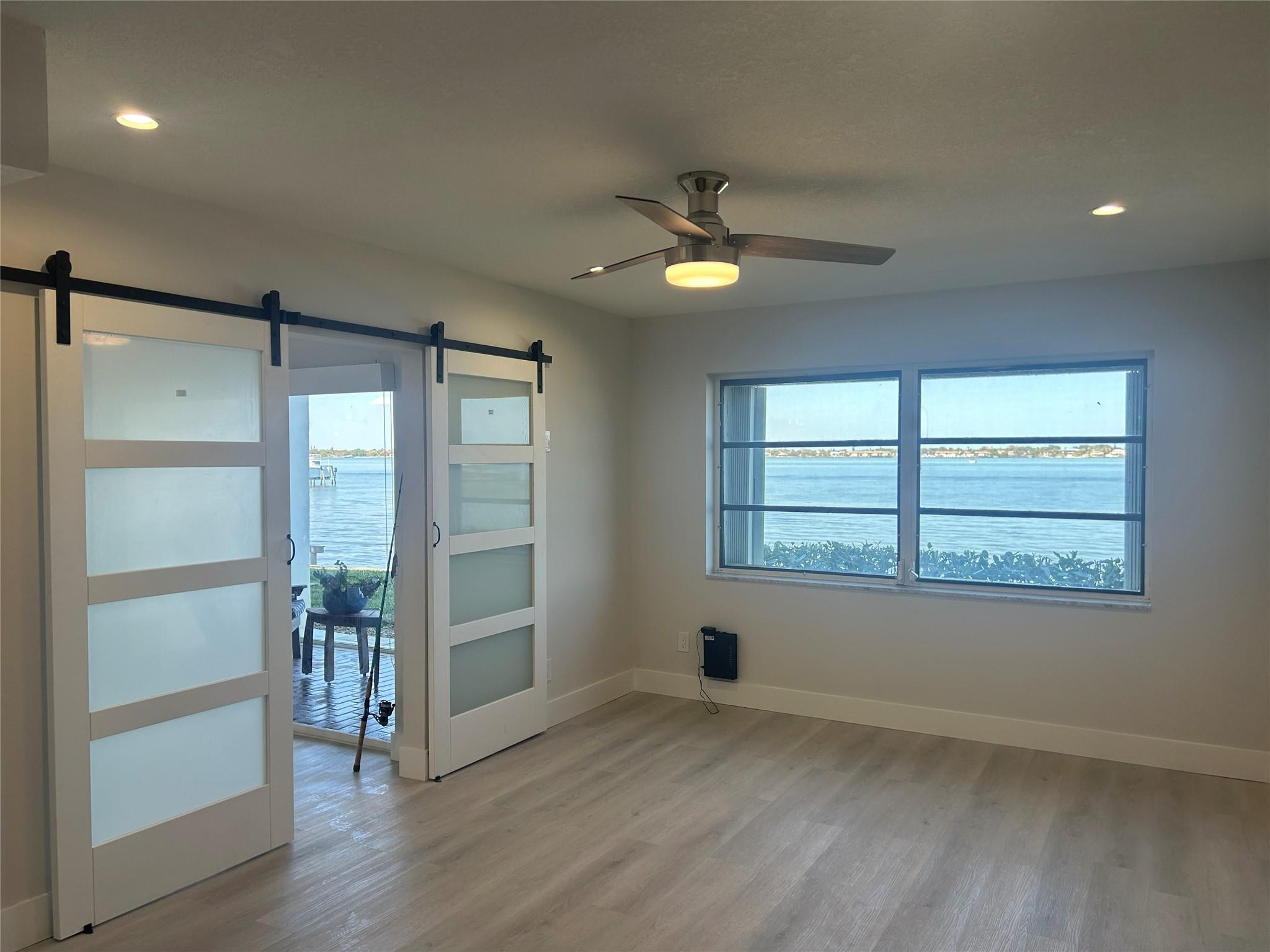 PIERPOINT YACHT CLUB COND - Residential