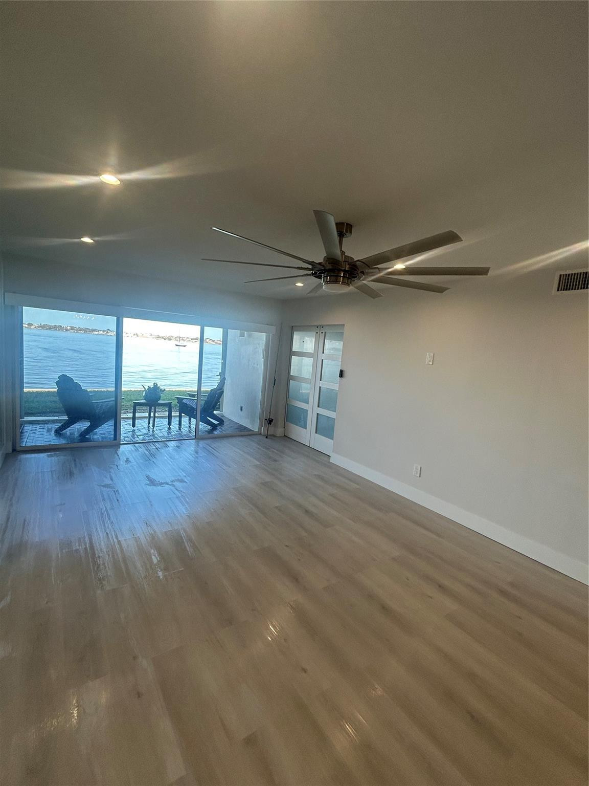 PIERPOINT YACHT CLUB COND - Residential