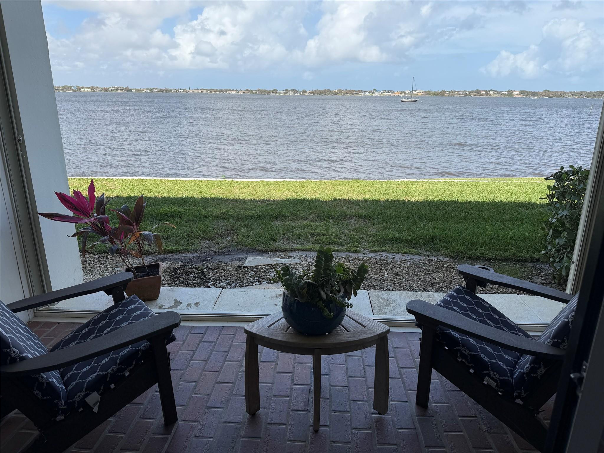 PIERPOINT YACHT CLUB COND - Residential