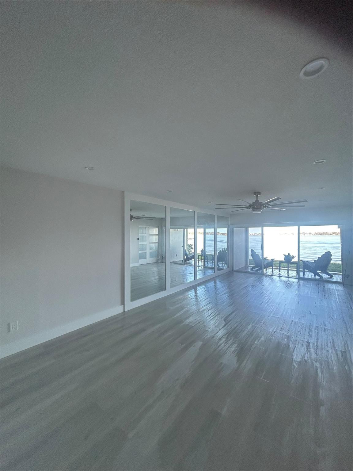 PIERPOINT YACHT CLUB COND - Residential