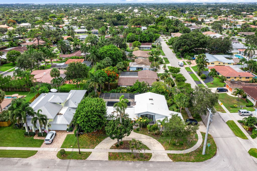 Photo of 850 W Royal Palm Road, Boca Raton, FL 33486 (MLS # R11008641)