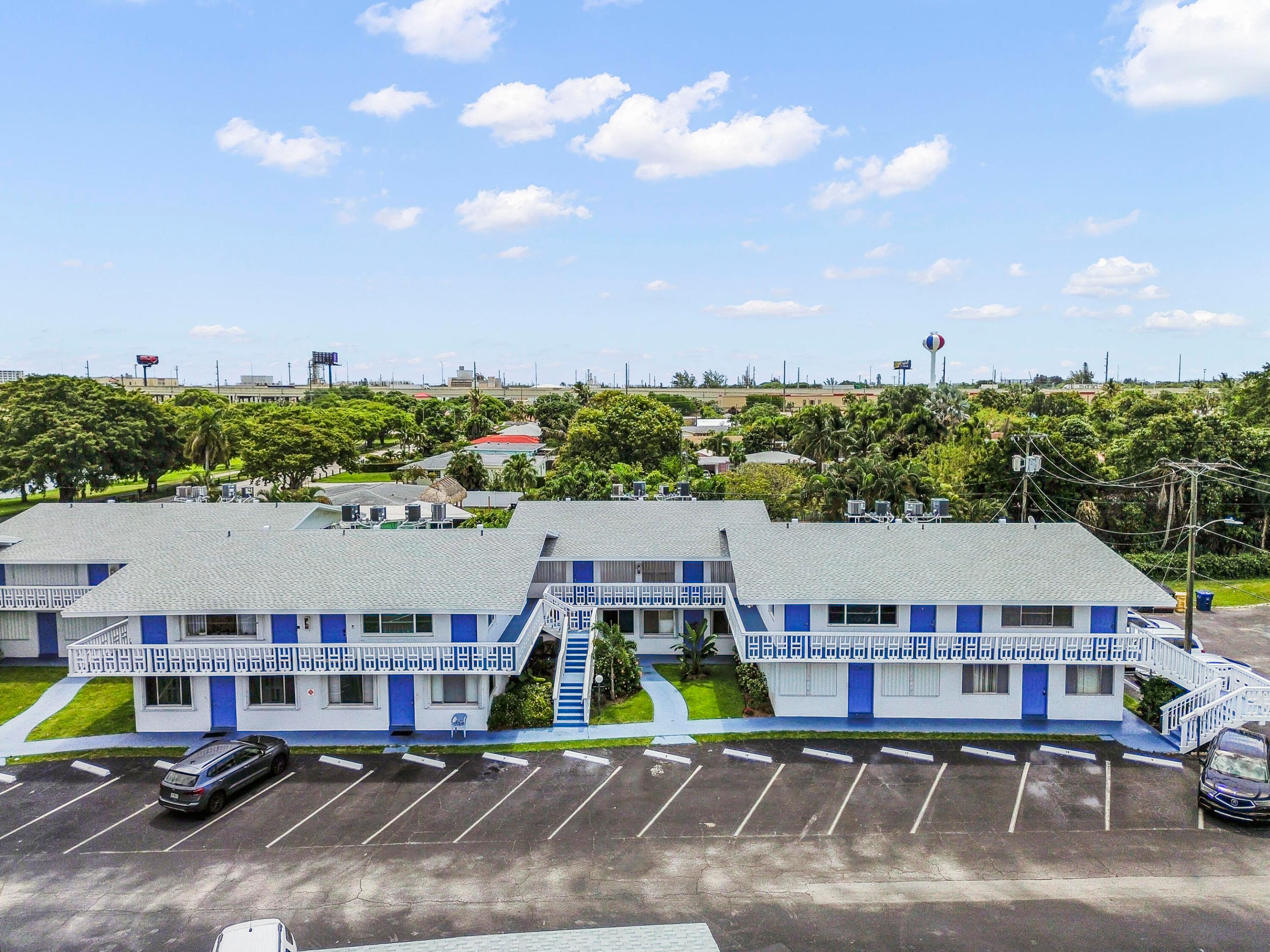 LAKESIDE POINT - Residential