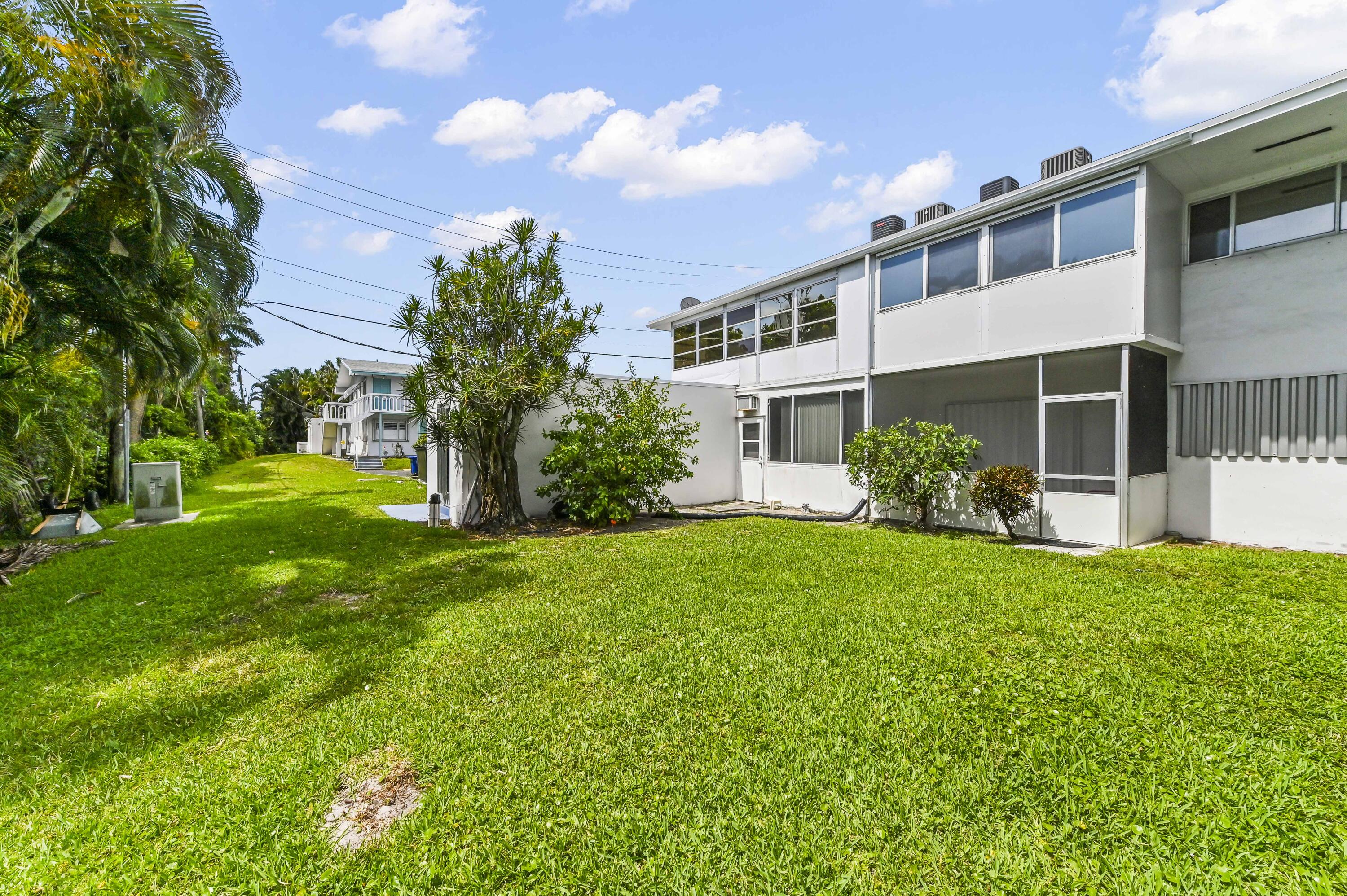 LAKESIDE POINT - Residential