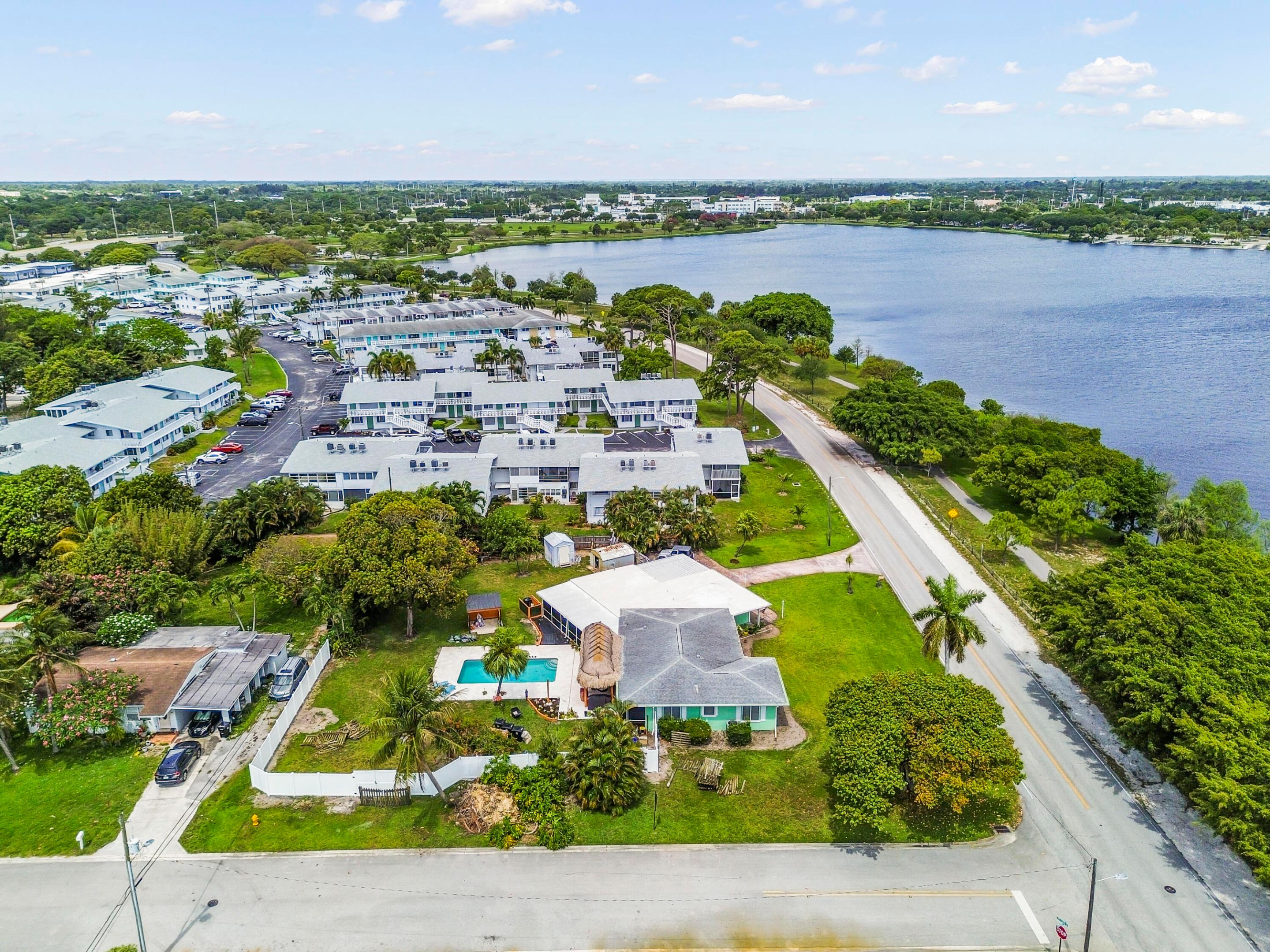 LAKESIDE POINT - Residential