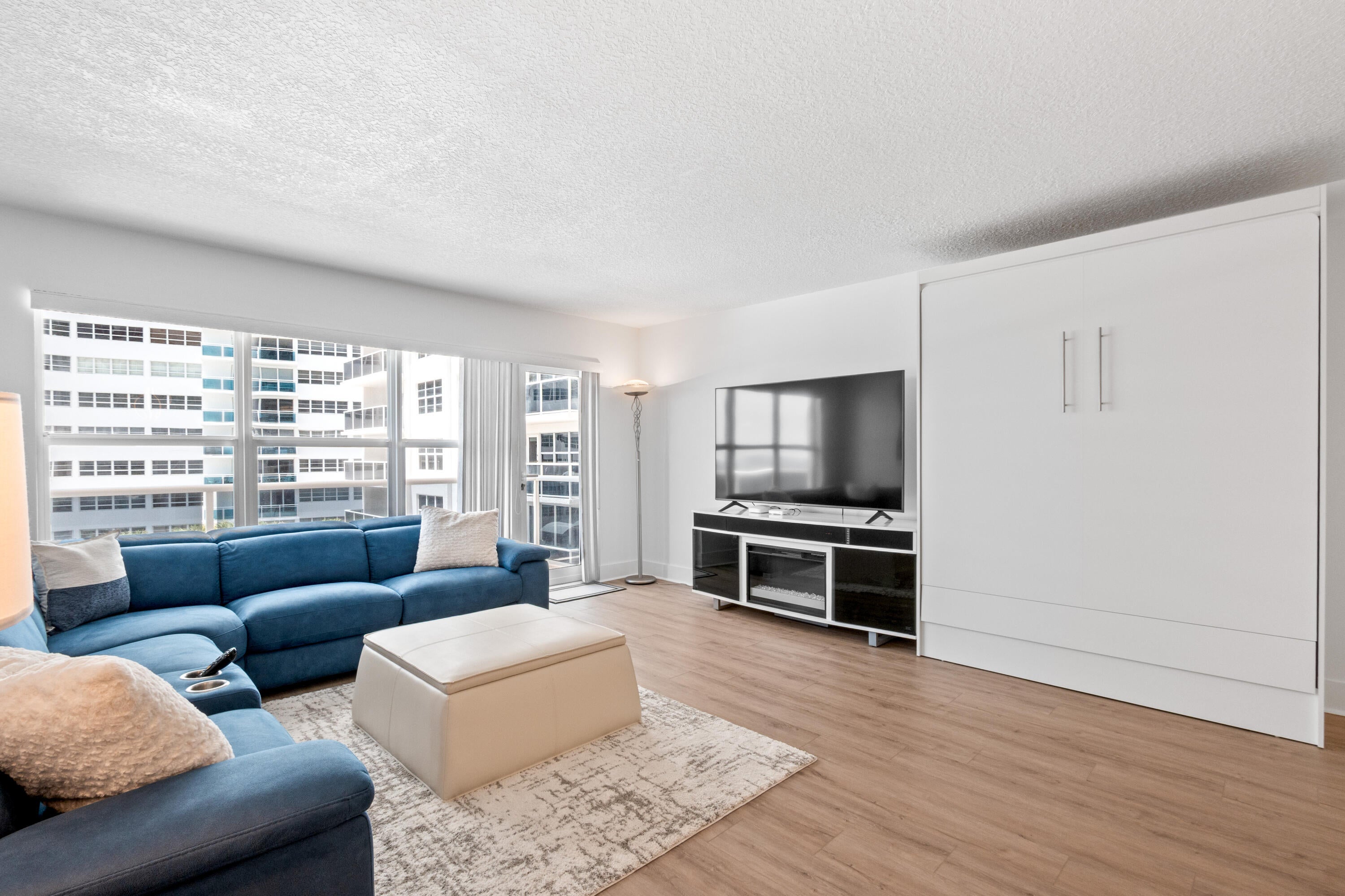 3500 Galt Ocean Drive 404