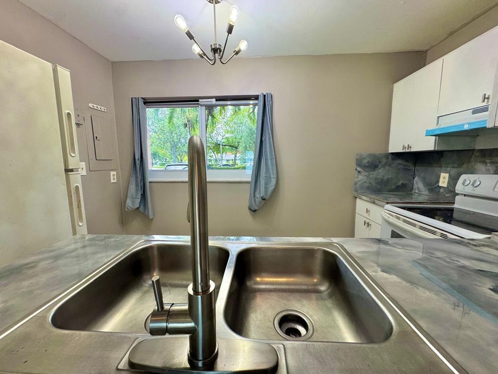Photo of 3552 NW 114th Terrace, Coral Springs, FL 33065 (MLS # F10525299)
