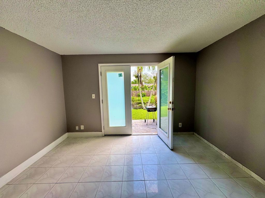 Photo of 3552 NW 114th Terrace, Coral Springs, FL 33065 (MLS # F10525299)
