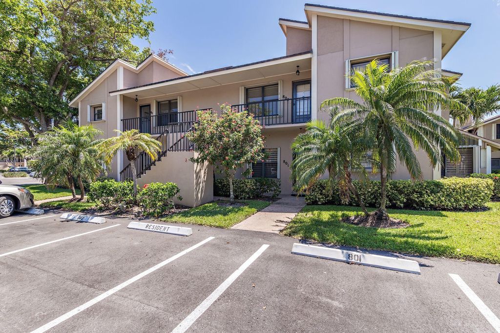 Photo of 803 Clubhouse Circle, Jupiter, FL 33477 (MLS # R11070757)