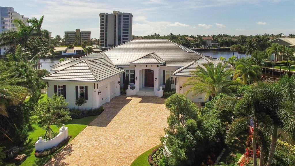 LIKE BRAND NEW WITH INCREDIBLE VIEWS THIS SPECTACULAR ONE STORY SOUTH POINT INTRACOASTAL HOUSE HAS 246 FT OF SEAWALL, THIS SMART HOUSE HAS 4 BR 4.5 BA WITH A BEAUTIFUL OFFICE, BUILT W/ THE FINEST IN MATERIALS & THERMADOR APPLIANCES, SUB ZERO REFRIGERATOR WITH WINE COOLER, SPLIT BEDROOM PLAN, OPEN FLOOR PLAN FIREPLACE, SUMMER KITCHEN, BUILT, GREAT ENTERTAINMENT AREA IN YOUR OVERSIZE BACKYARD PATIO W/ INFINITY EDGE POOL AND SPA W/ FIRE PITS, AND IS EQUIPPED WITH A LUTRON LIGHTING CONTROL SYSTEM WHOLE HOUSE SOUND SYSTEM WITH SURROUND SOUND - SONAS, REMOTE SECURITY CAMERAS WHOLE HOUSE WI-FI INCLUDIND OUTDOOR AREAS OUTDOOR SOUND COMPLETE OUTDOOR LIGHTING SYSTEM HAS CLOSE TO ATLANTIC AVE & BEACH. FURNITURE IS NEGOTIABLE FOR A TURNKEY OPPORTUNITY. THIS MASTERPIECE IS A MUST SEE!!!