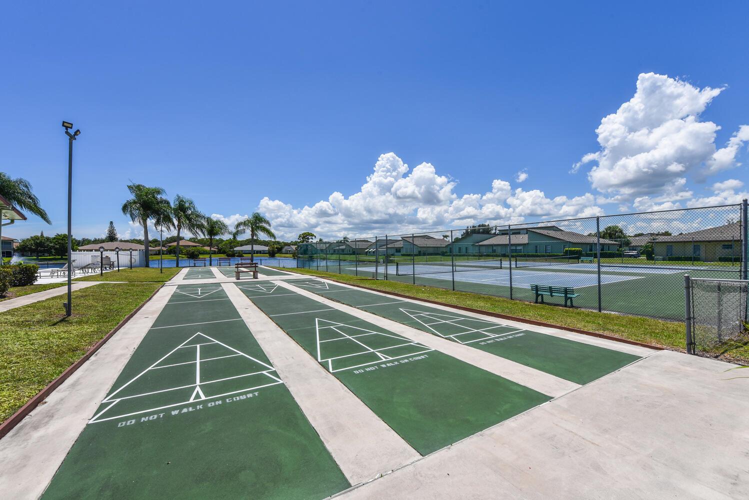 SAVANNAH'S CONDOMINIUM 1A - Residential