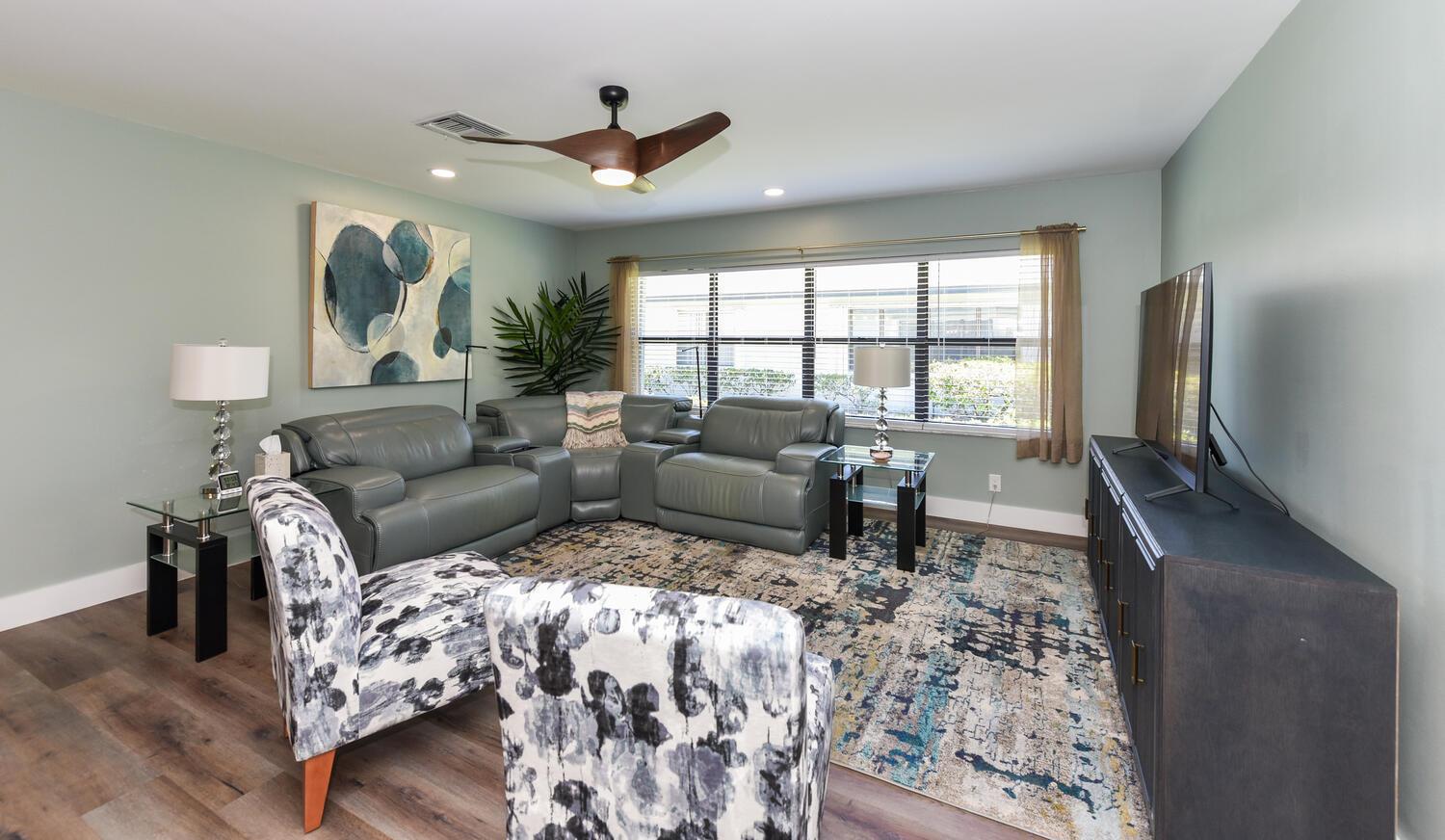 SAVANNAH'S CONDOMINIUM 1A - Residential