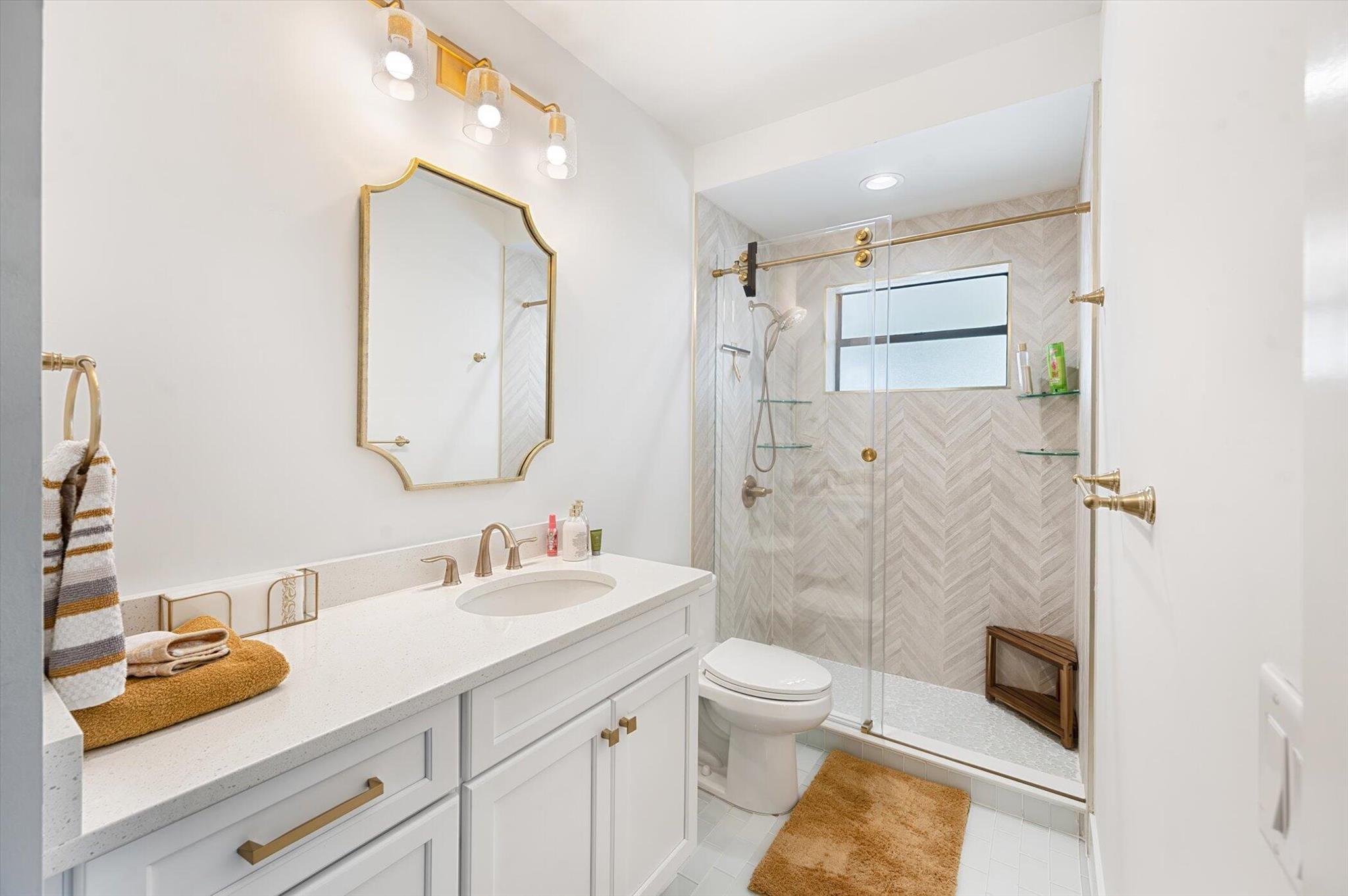 MARINER CAY YACHT CLUB - Residential