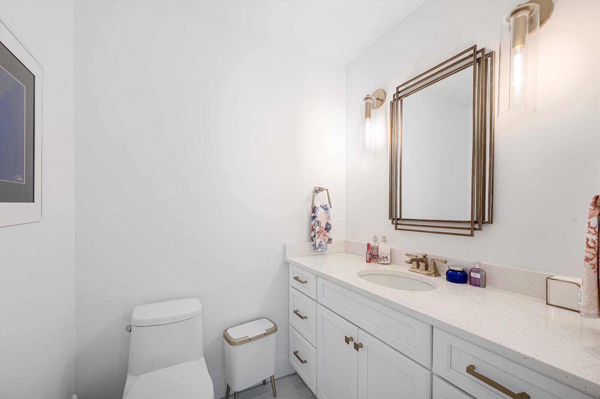 MARINER CAY YACHT CLUB - Residential