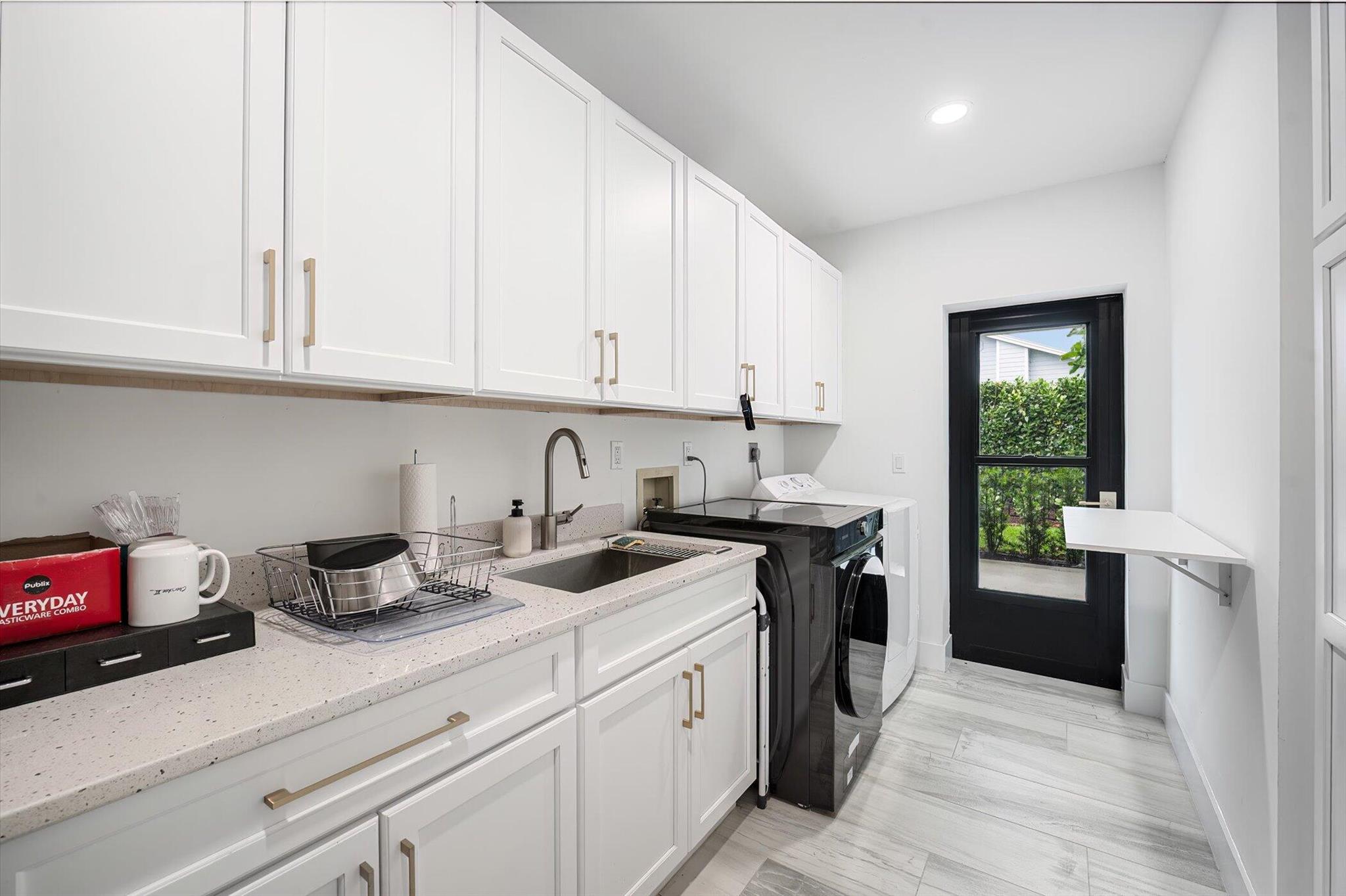 MARINER CAY YACHT CLUB - Residential