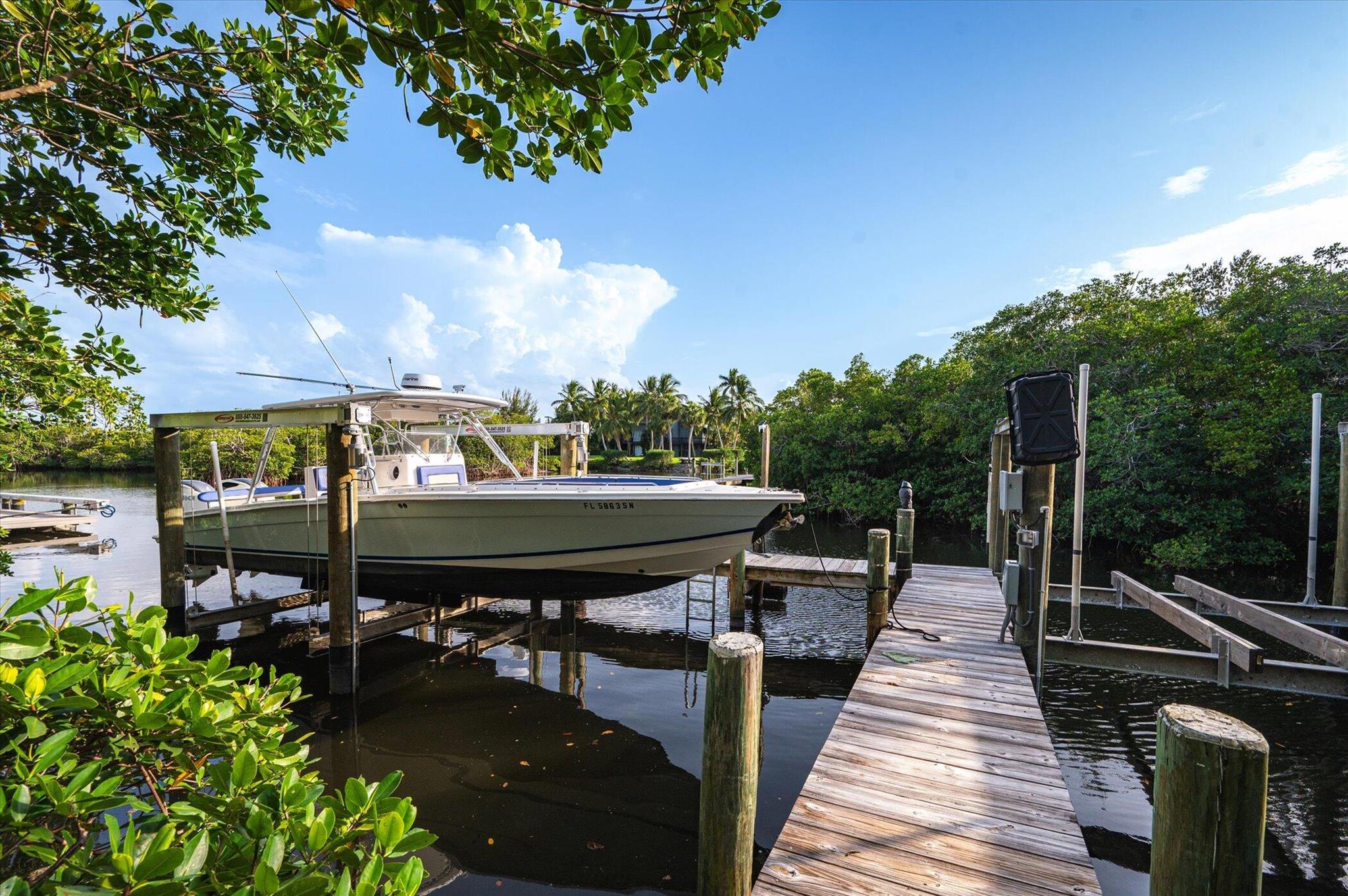 MARINER CAY YACHT CLUB - Residential