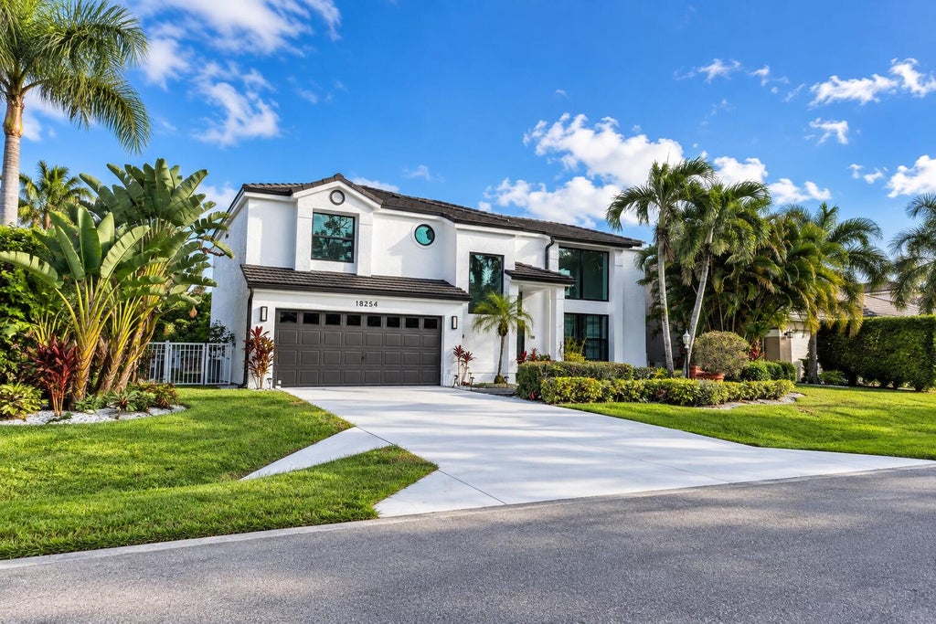 Photo of 18254 SE FAIRVIEW Circle, Jupiter, FL 33469 (MLS # B26070230)