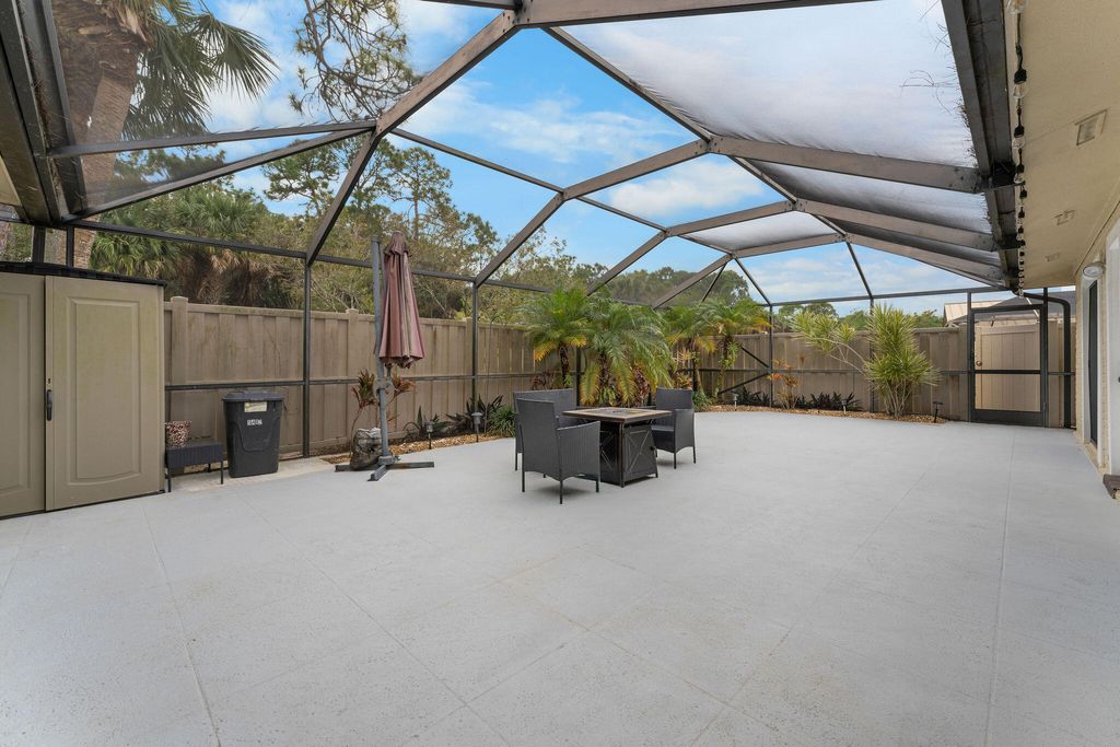 Photo of 5412 Eagle Lake Drive, Palm Beach Gardens, FL 33418 (MLS # R11053404)