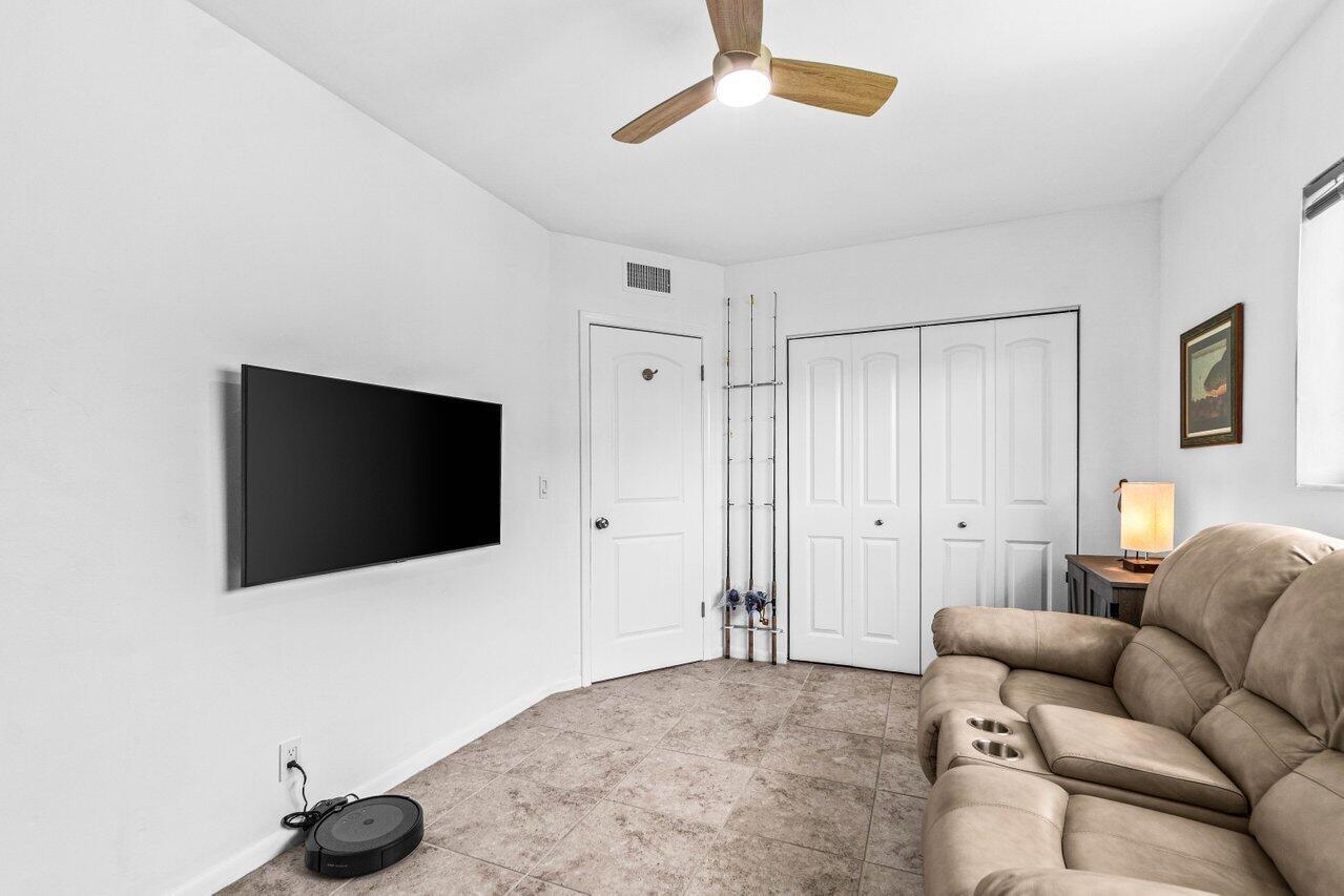 MURRY HILLS APT BLDG COND - Residential