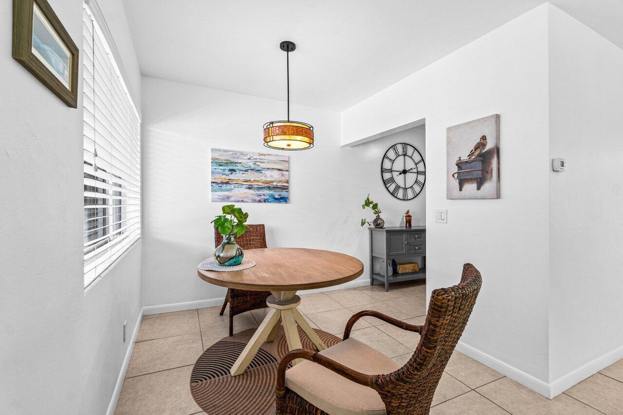 MURRY HILLS APT BLDG COND - Residential