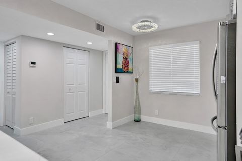 Tiny photo for 7146 Huntington Lane #402, Delray Beach, FL 33446 (MLS # B26052491)