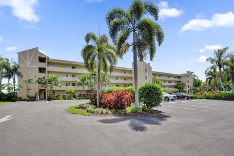 Tiny photo for 7146 Huntington Lane #402, Delray Beach, FL 33446 (MLS # B26052491)