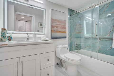 Tiny photo for 7146 Huntington Lane #402, Delray Beach, FL 33446 (MLS # B26052491)