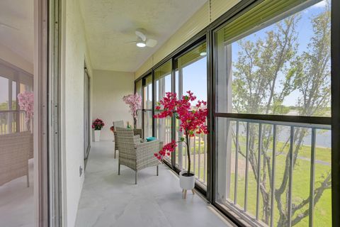 Tiny photo for 7146 Huntington Lane #402, Delray Beach, FL 33446 (MLS # B26052491)