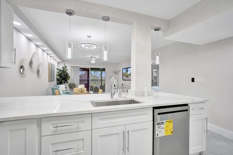 Tiny photo for 7146 Huntington Lane #402, Delray Beach, FL 33446 (MLS # B26052491)