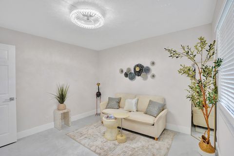 Tiny photo for 7146 Huntington Lane #402, Delray Beach, FL 33446 (MLS # B26052491)
