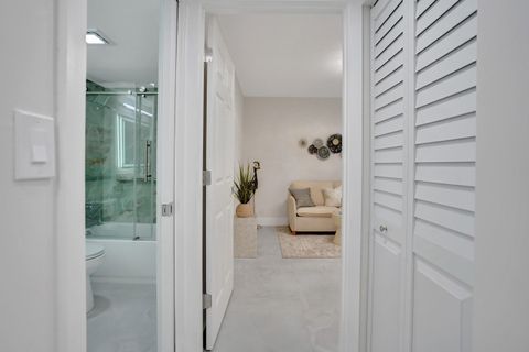 Tiny photo for 7146 Huntington Lane #402, Delray Beach, FL 33446 (MLS # B26052491)
