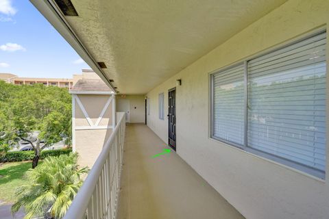 Tiny photo for 7146 Huntington Lane #402, Delray Beach, FL 33446 (MLS # B26052491)