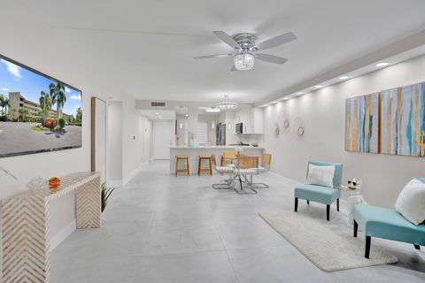 Tiny photo for 7146 Huntington Lane #402, Delray Beach, FL 33446 (MLS # B26052491)