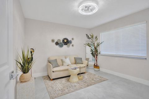 Tiny photo for 7146 Huntington Lane #402, Delray Beach, FL 33446 (MLS # B26052491)