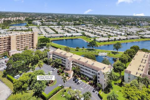 Tiny photo for 7146 Huntington Lane #402, Delray Beach, FL 33446 (MLS # B26052491)