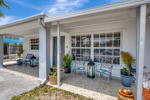 391 SW 2nd Street, Boca Raton, FL MLS: R11082229