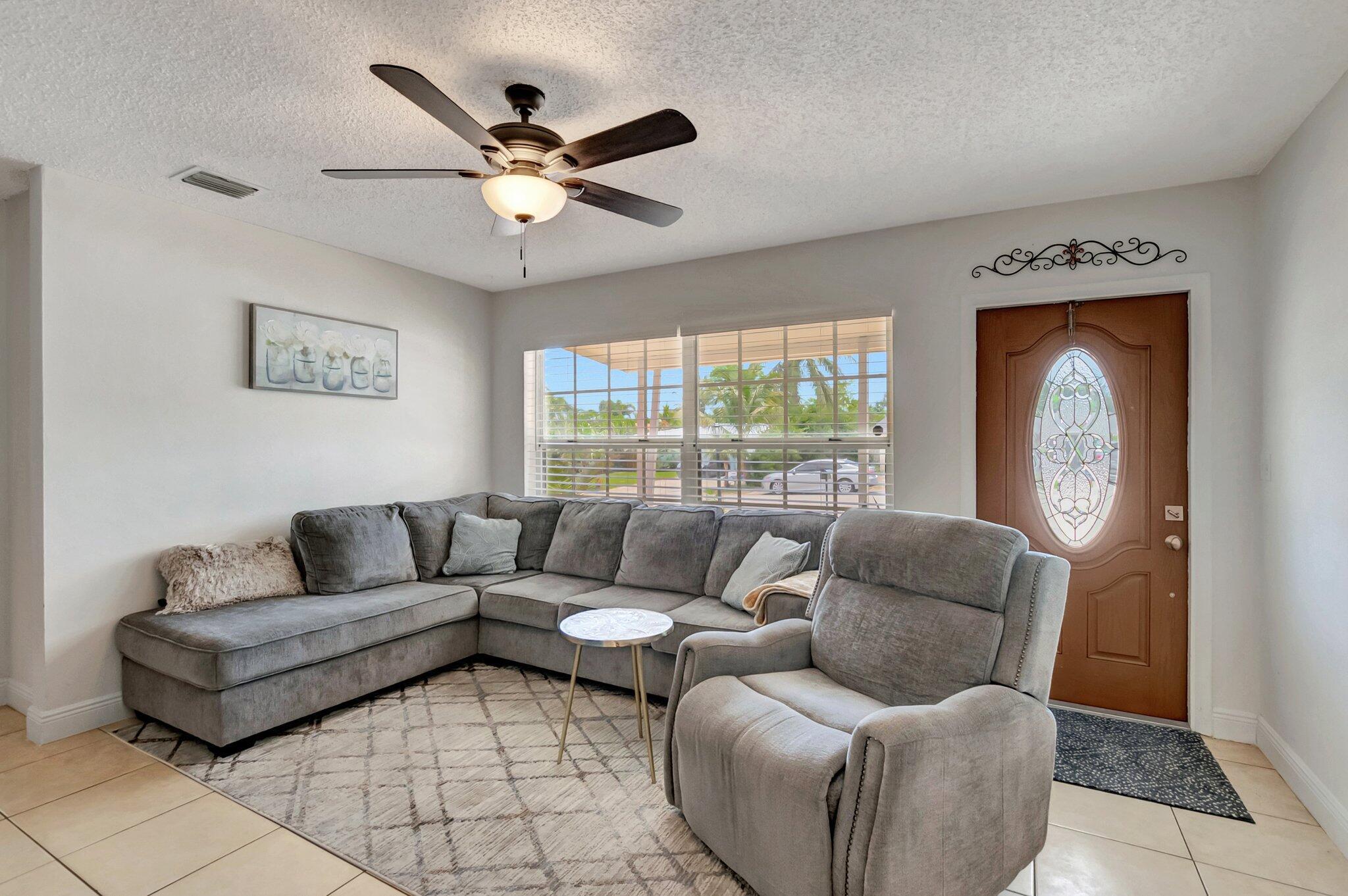391 SW 2nd Street
