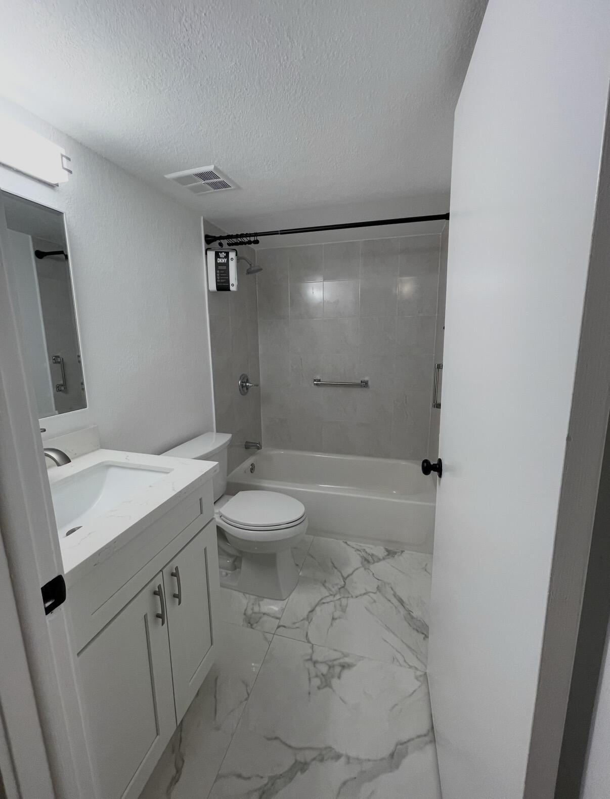 LAS BRISAS COUNTRY CLUB - Residential