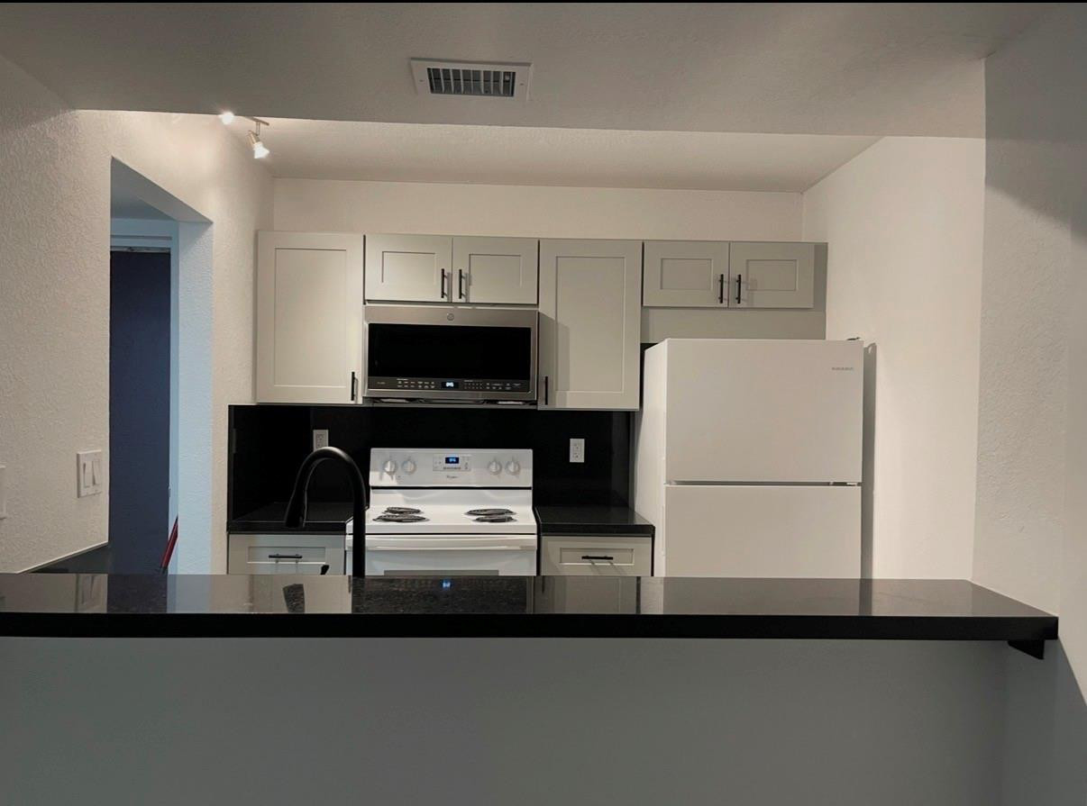 LAS BRISAS COUNTRY CLUB - Residential