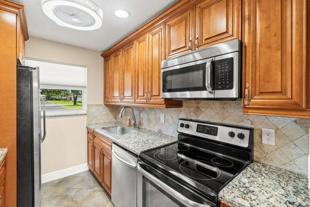 Photo of 1012 Circle Terrace E #A, Delray Beach, FL 33445 (MLS # R11148871)