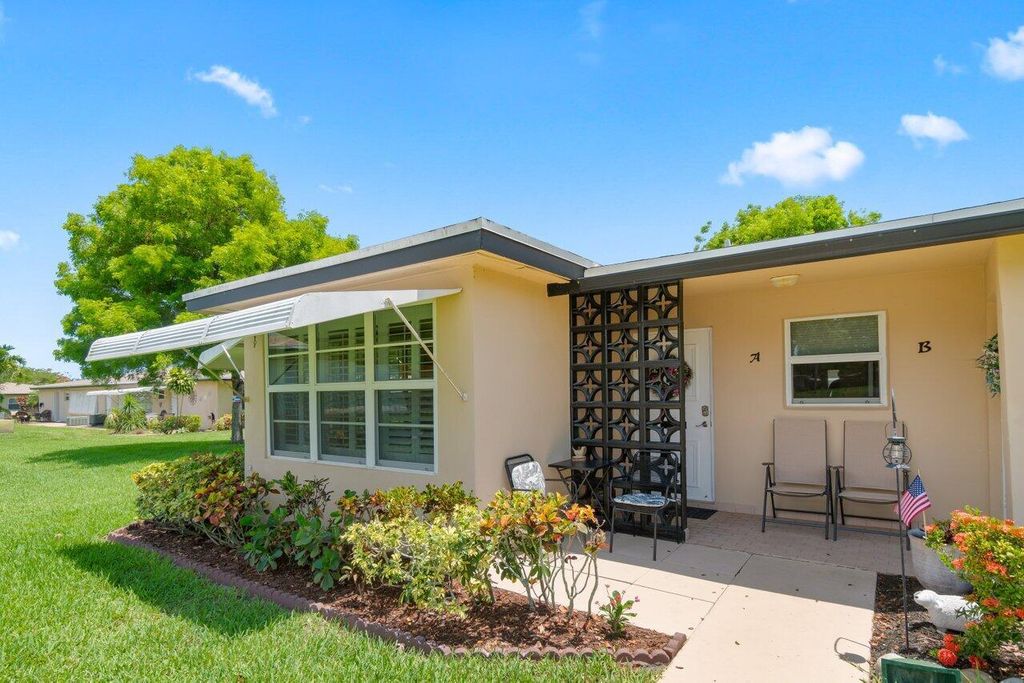 Photo of 1012 Circle Terrace E #A, Delray Beach, FL 33445 (MLS # R11148871)