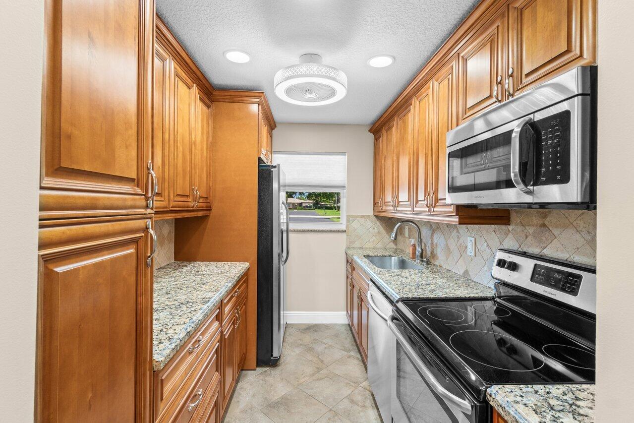 HIGH POINT OF DELRAY SEC - Residential