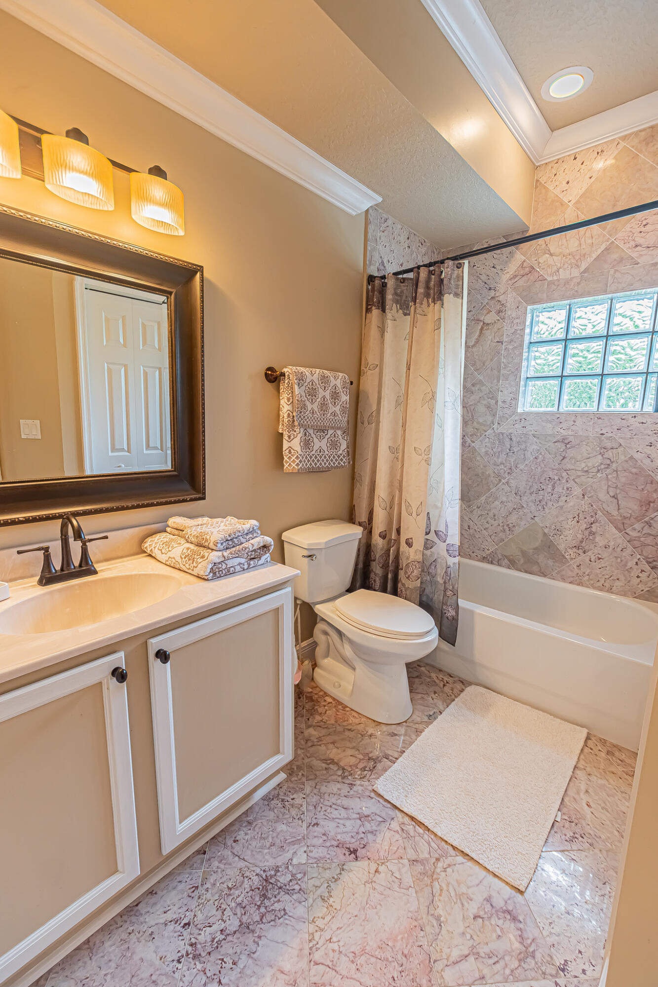 PINE ESTATES - Residential